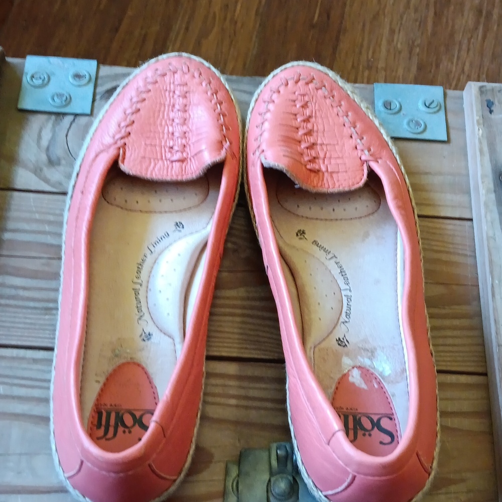Söfft Loafers size 9 in Peach